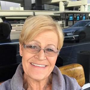 Meet your Posher, Christy